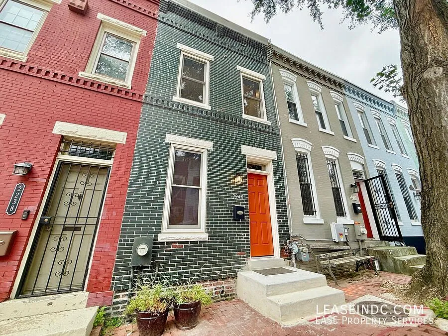 2240 12th Pl NW photo 1