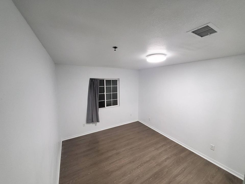 2nd image of 1824 Front St