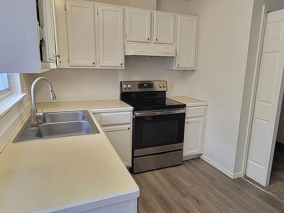 4th image of 310 S Ivy St #A