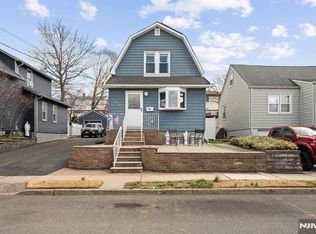 520 Prospect Pl, Lyndhurst, NJ