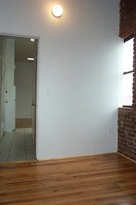 Rented by Tower Brokerage | media 44