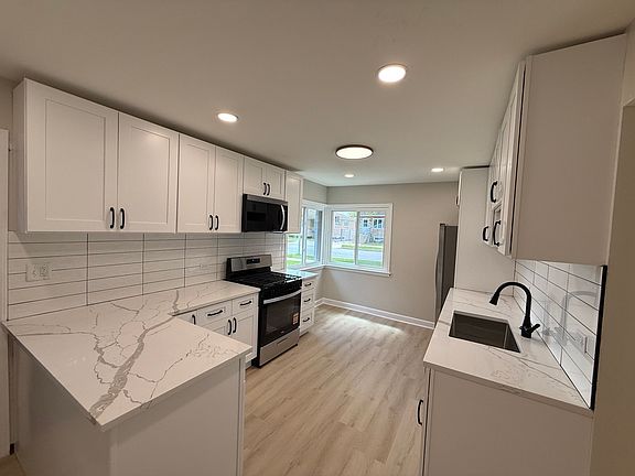4th image of 5321 S Kostner Ave