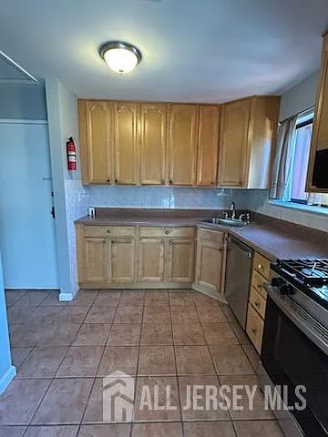 212 N Oaks Blvd — Photo 11