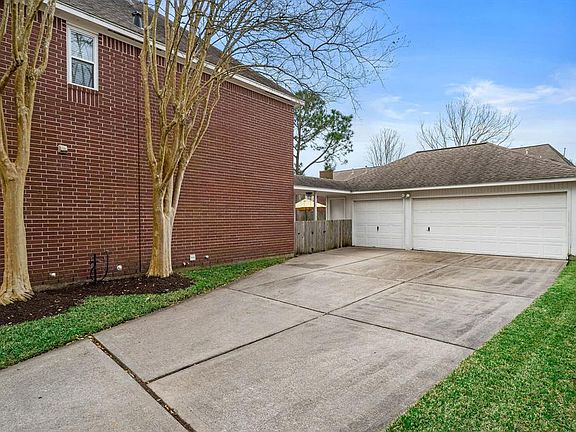 5th image of 16307 Heather Bend Ct