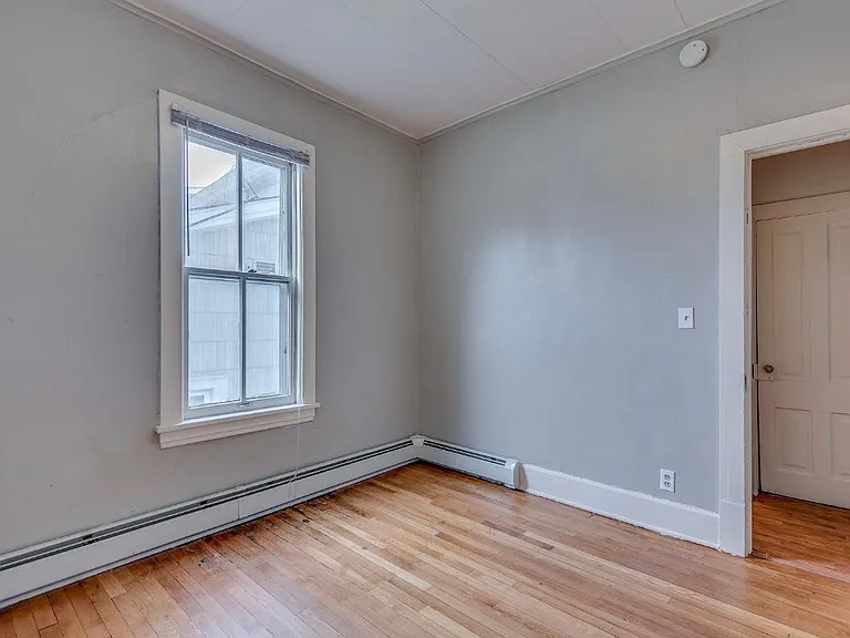 696 5th St E #1 — Photo 14