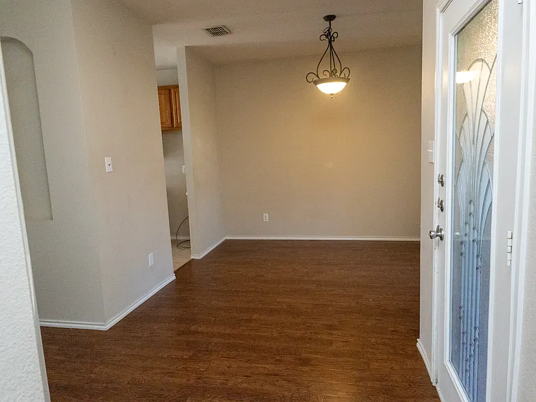 1407 Hazelwood Dr — Photo 16