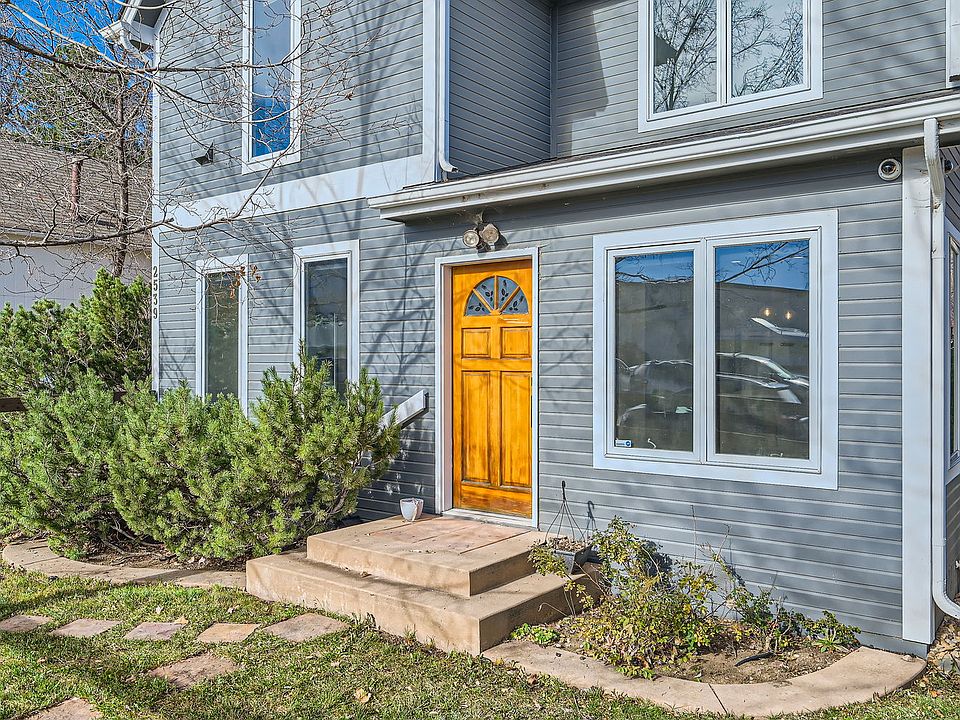 Charming Front Yard