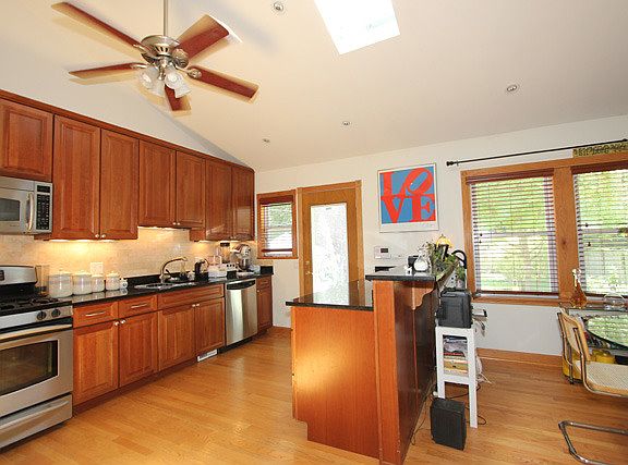 3rd image of 7347 Holly Ct