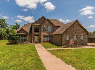 2 Ambassador Ct, Denison, TX 75020