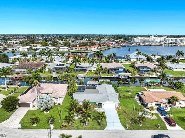 419 Pinecrest Ct, Cape Coral, FL 33904