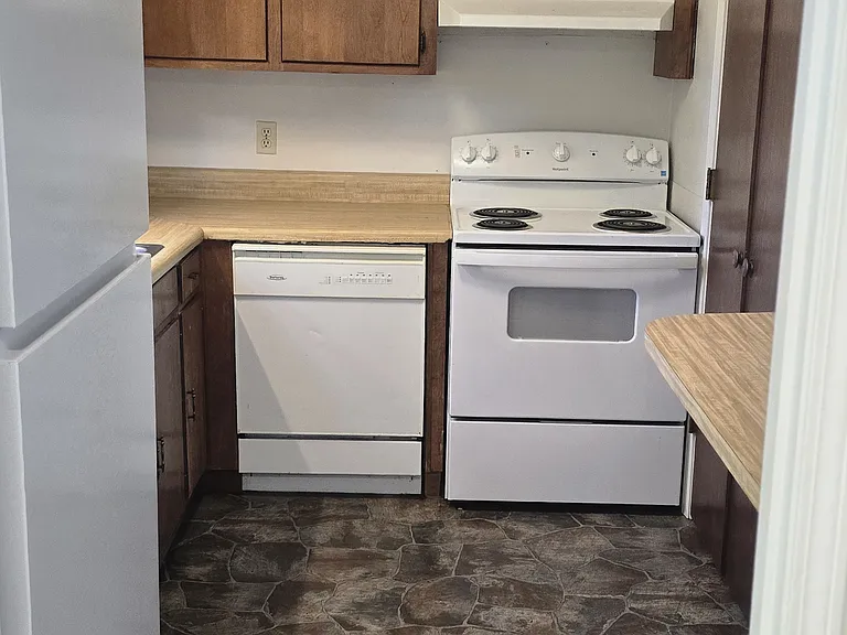 861 Whitworth Cir — Photo 10
