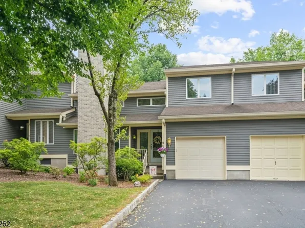 19 Saint Andrews Ln, Clinton Twp., NJ 08801