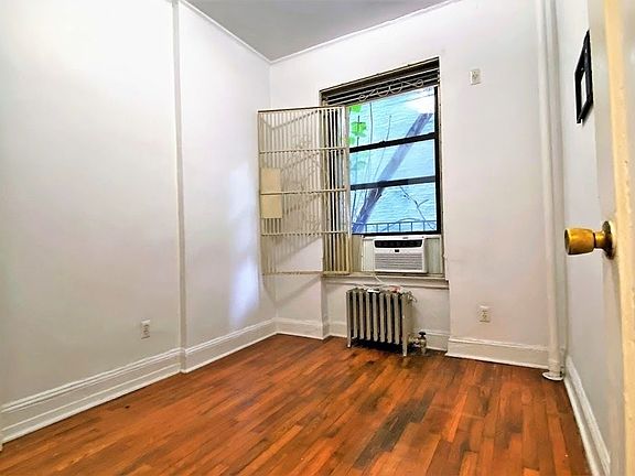 4th image of 491 Amsterdam Ave #F2