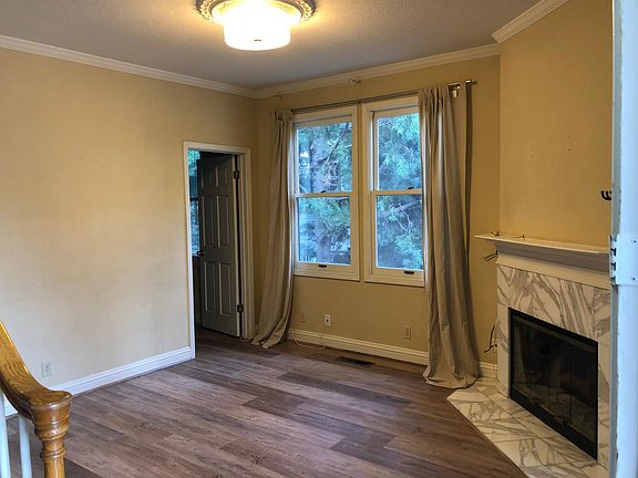 5th image of 405 N 3rd St APT 3