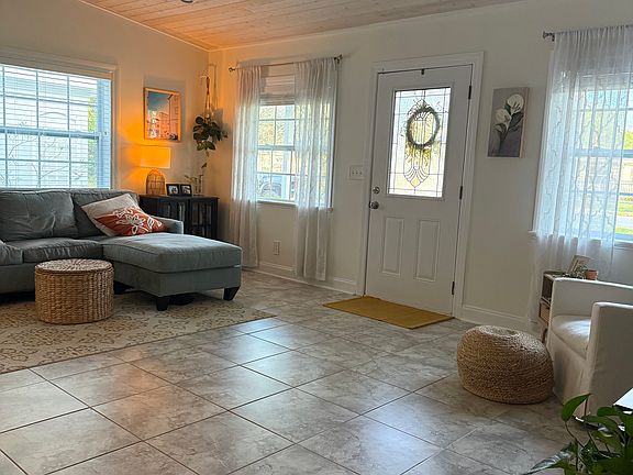 5th image of 1306 Palm Cir