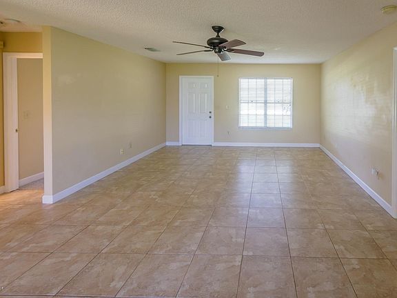 3rd image of 1439 California Dr
