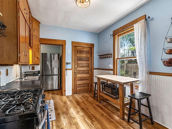 4th image of 1802 Dayton Ave
