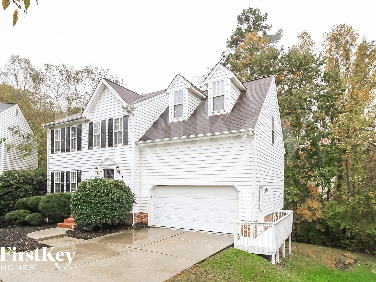 4 bed, 2.5 bath, 1928 sqft, $2,475 — Photo 2