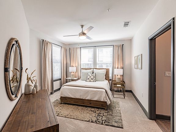 5th image of 2575 University Pkwy #5204