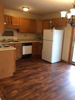 3rd image of 303 Thistle Dr