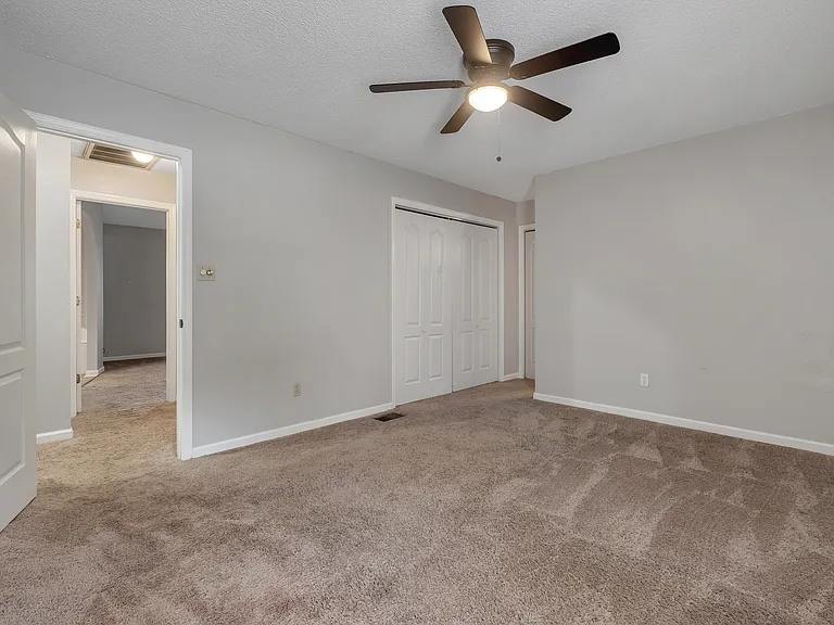 2828 Par Ln — Photo 25