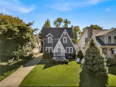 19665 Roslyn Dr, Rocky River, OH, 44116