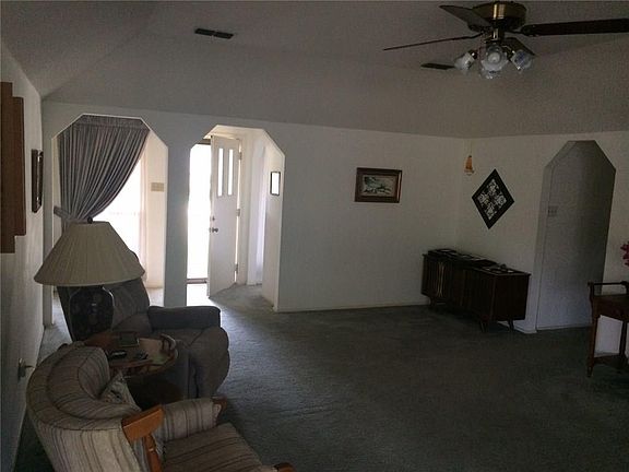 2nd image of 121 Creekside Dr