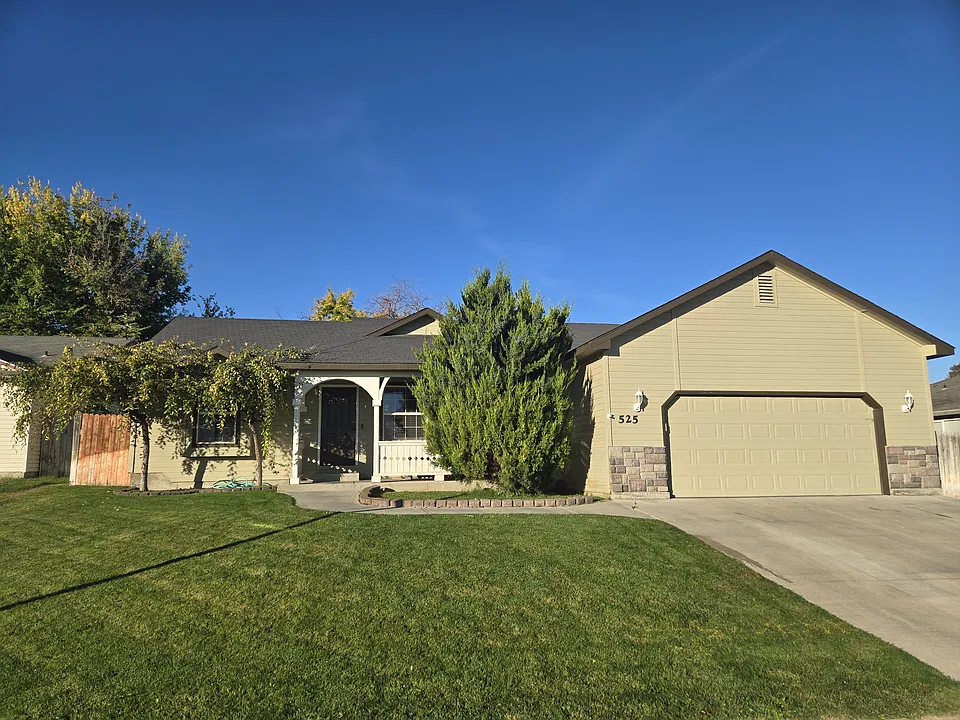 525 W Palmer Dr