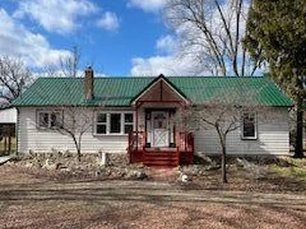 1028 E King St N, Corunna, MI 48817
