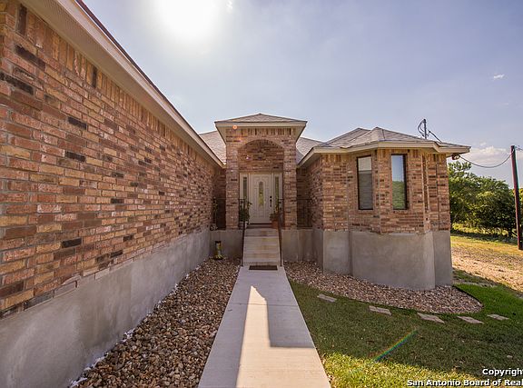 4th image of 11819 Weimer Way