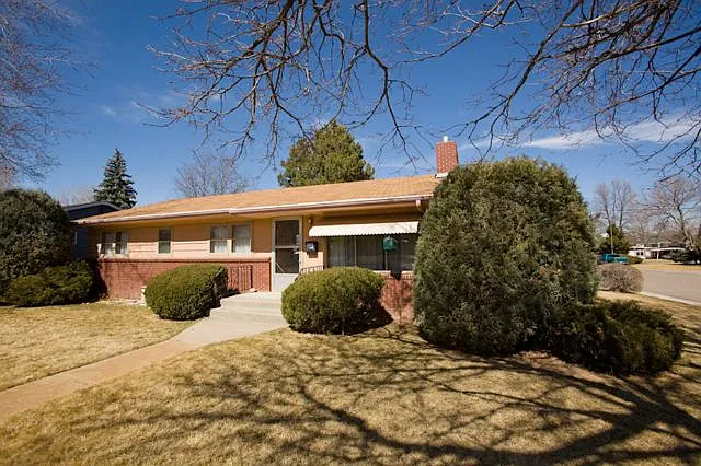 1300 Lakewood Dr — Photo 1