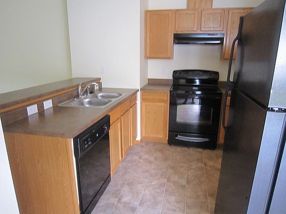 3rd image of 1615 Midland Ct NE Unit 6