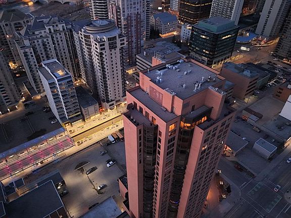 2nd image of 1100 SE 8th Ave SW #2800