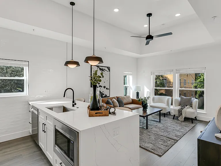 3008 W Estrella St #2 — Photo 8