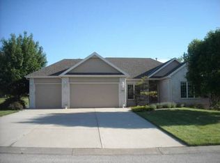 15446 Bradfort Ct, Basehor, KS 66007
