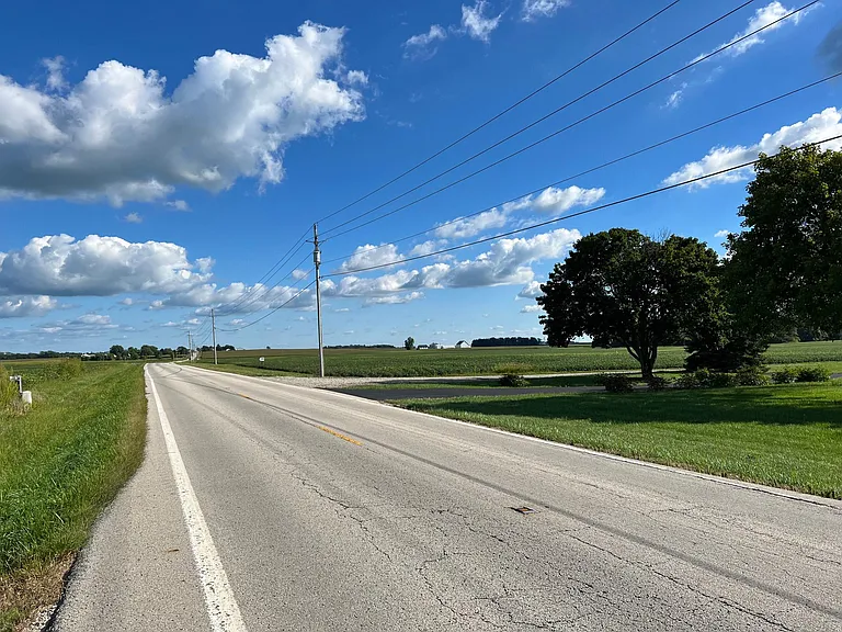 Looking SE, no neighbors