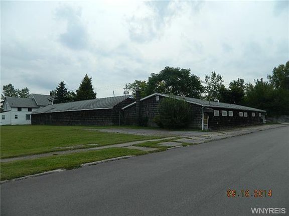 3rd image of 11 Halstead Ave