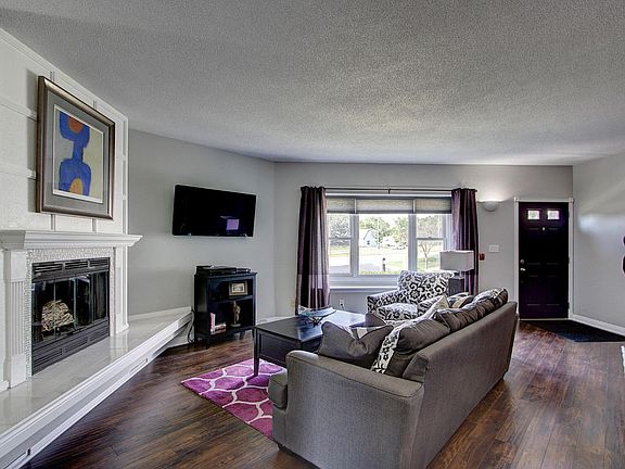 2nd image of 3556 W Rawson Ave #3556