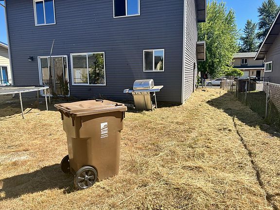 3rd image of 1313 E 49th St