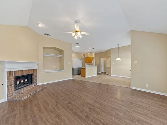 5th image of 8211 Parkland Hills Dr