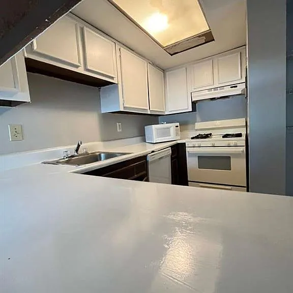 6495 Bannor Ln — Photo 3