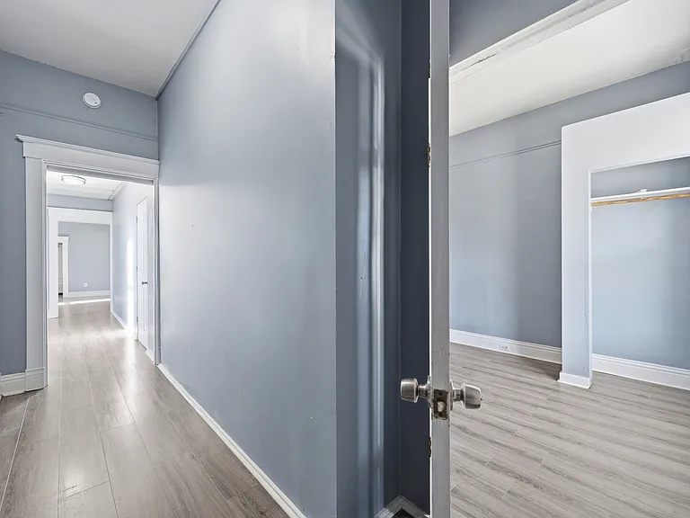 3420 W Jefferson St — Photo 5