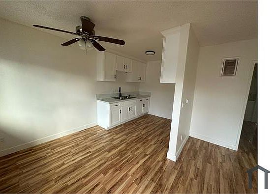 1st image of 6655 Woodley Ave #20