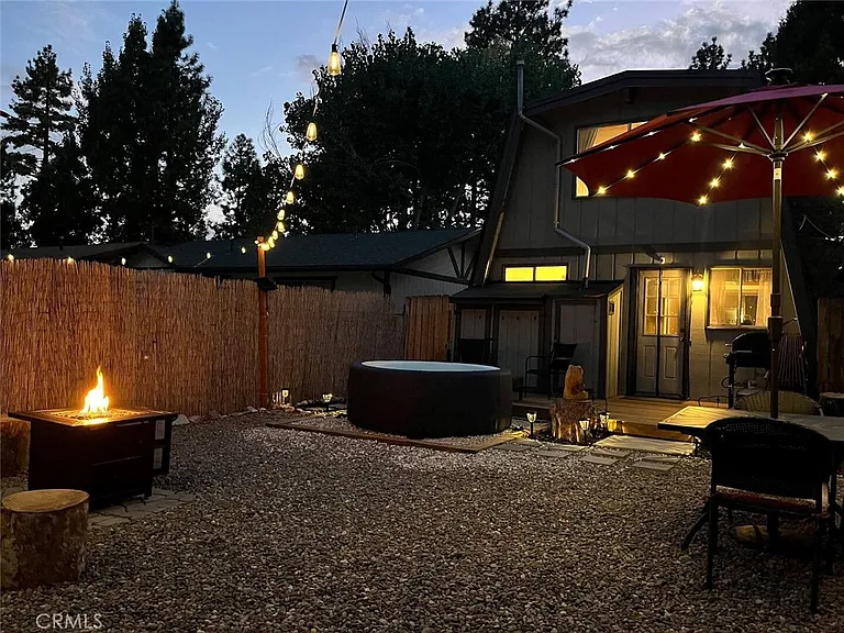 1056 Sierra Ave — Photo 21