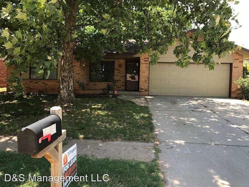 1st image of 4605 Royal Oak Dr