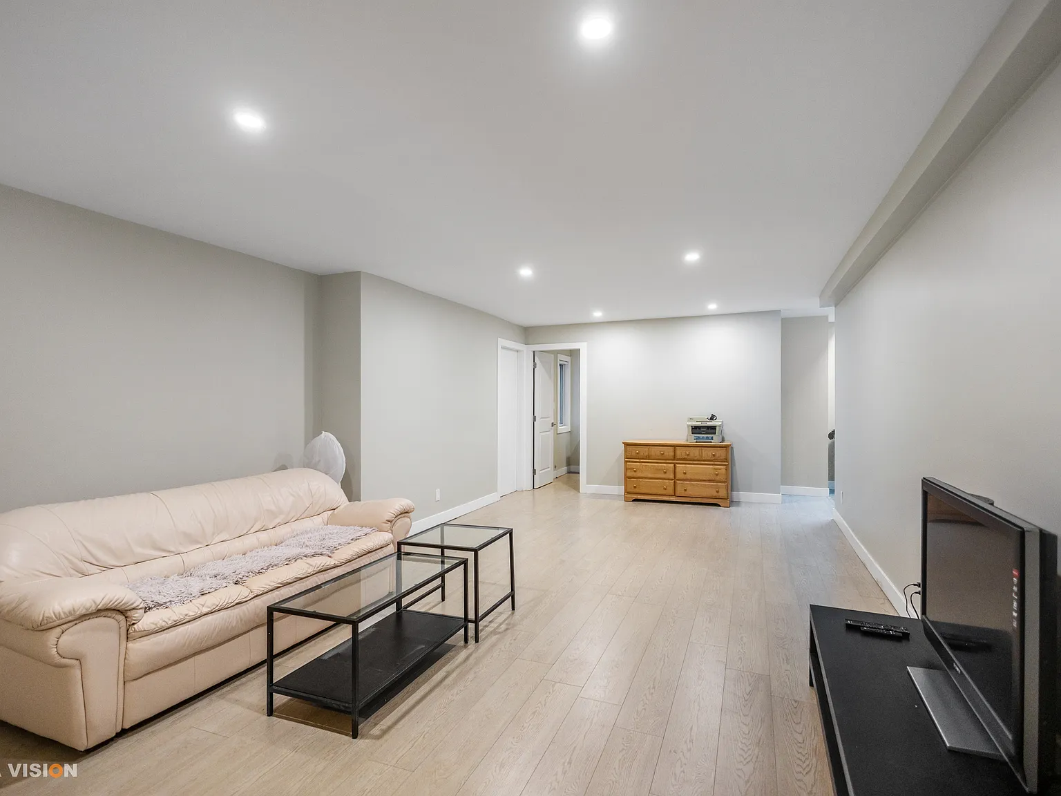 2 bed, 700 sqft, $2,650 — Photo 3