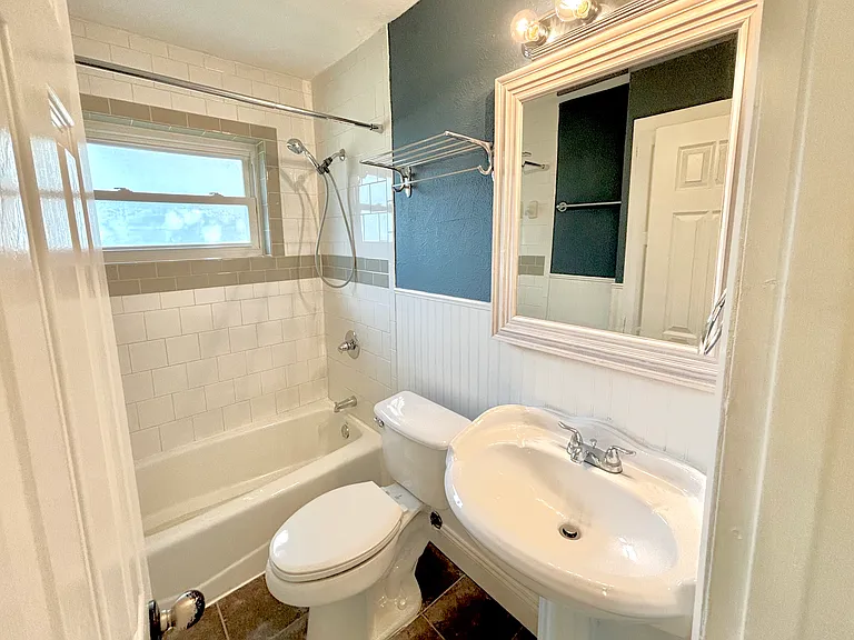 527 Melrose Dr — Photo 7