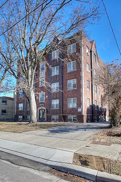 2 bed, $1,495 — Photo 2