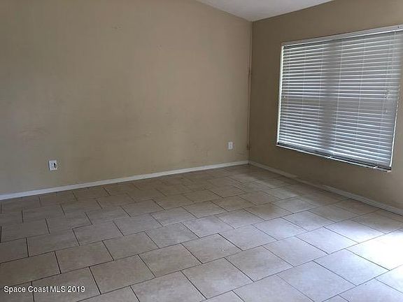 3rd image of 1790 Tradewinds Ave SE