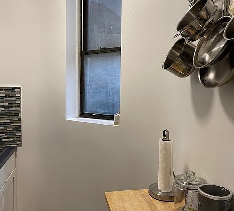 2nd image of 624 E 11th St #6BA